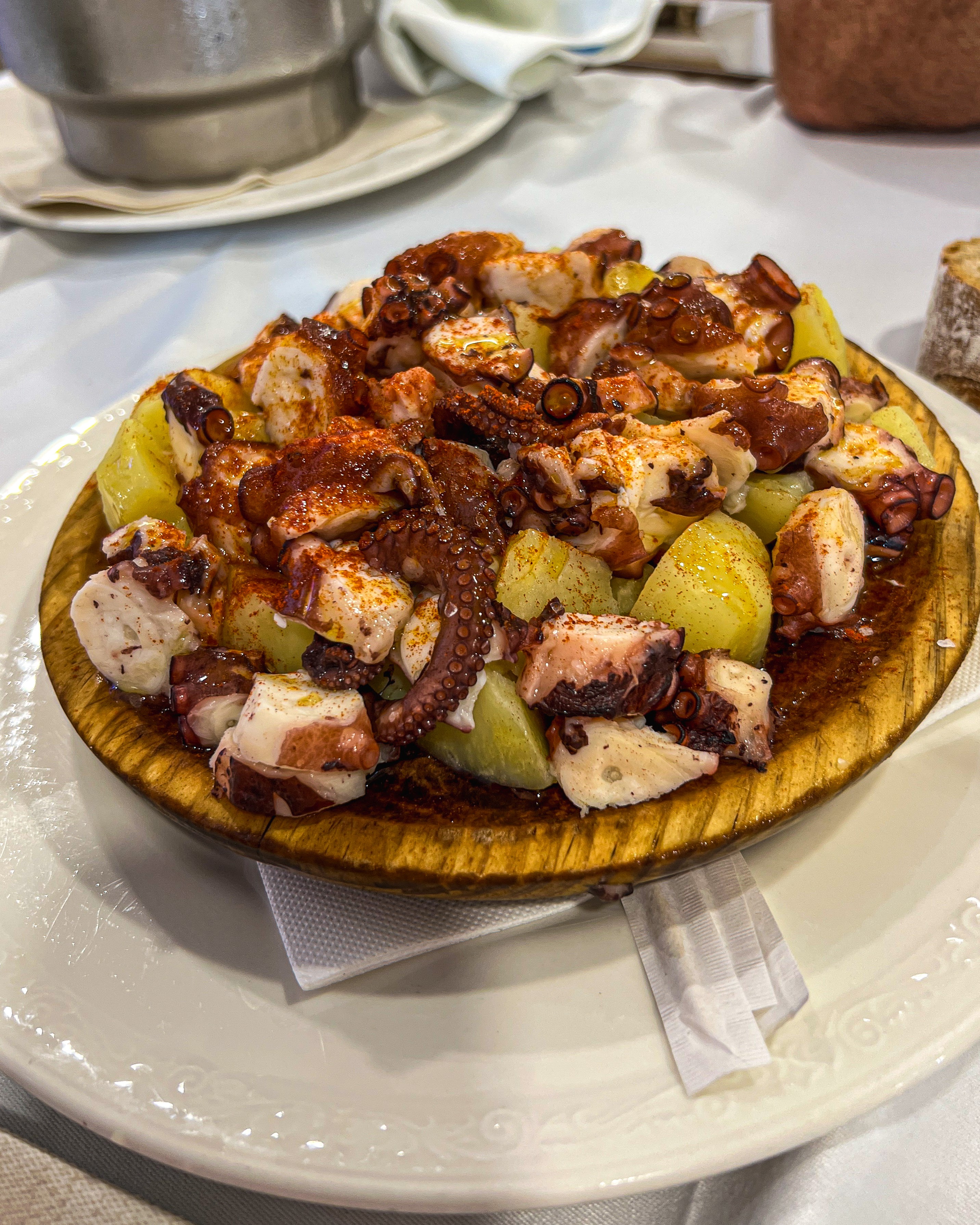 Exquisito pulpo del Restaurante A Lonxa en Burela (Lugo)
