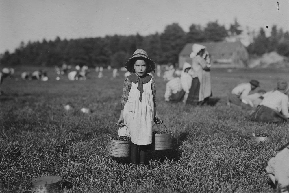 El documentalismo social es la fotografía que documenta las condiciones de vida y de trabajo de ciertos grupos sociales con un fin específico: el de generar conciencia (Documentalismo social).